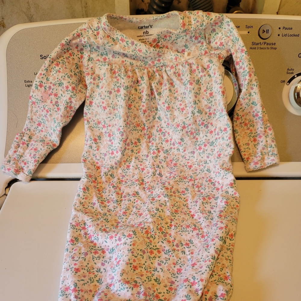 Carter's NB nightgown